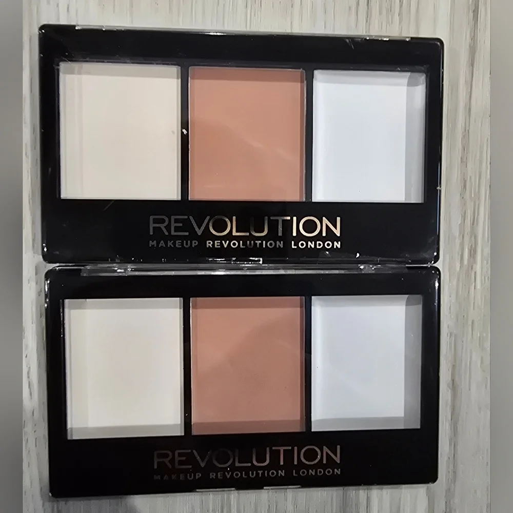Revolution Ultra Contour Kit-Lightening F02 Set Of 2